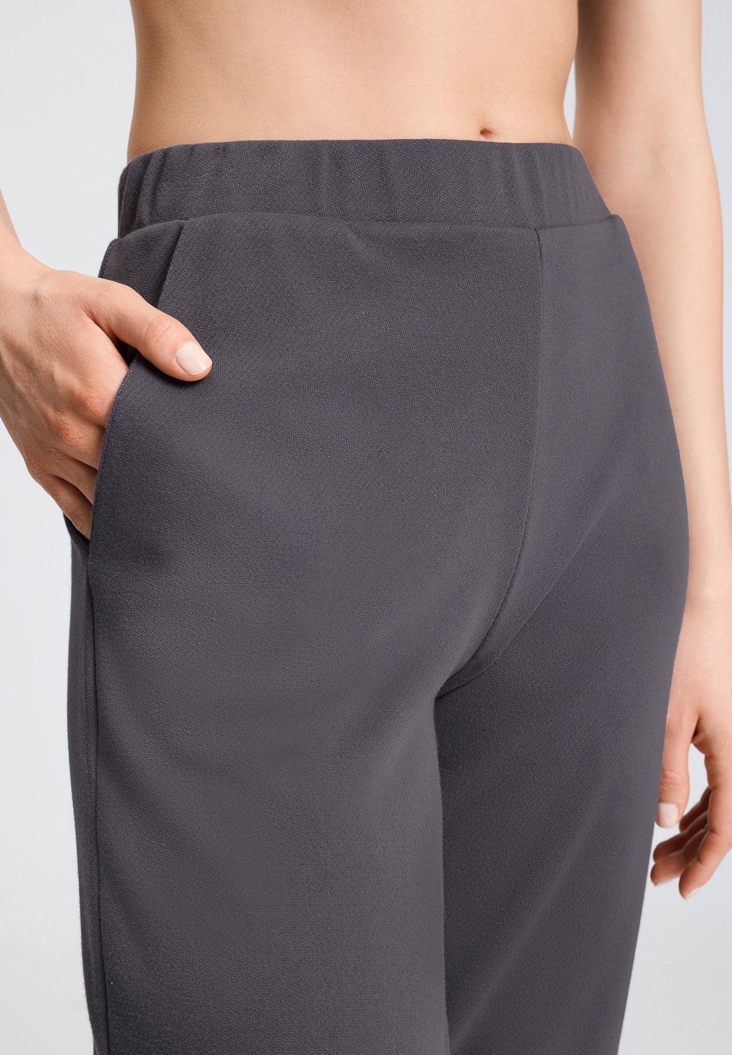 hanro-easy-wear-lounge-hose-lang-dunkelbraun-damen image 6