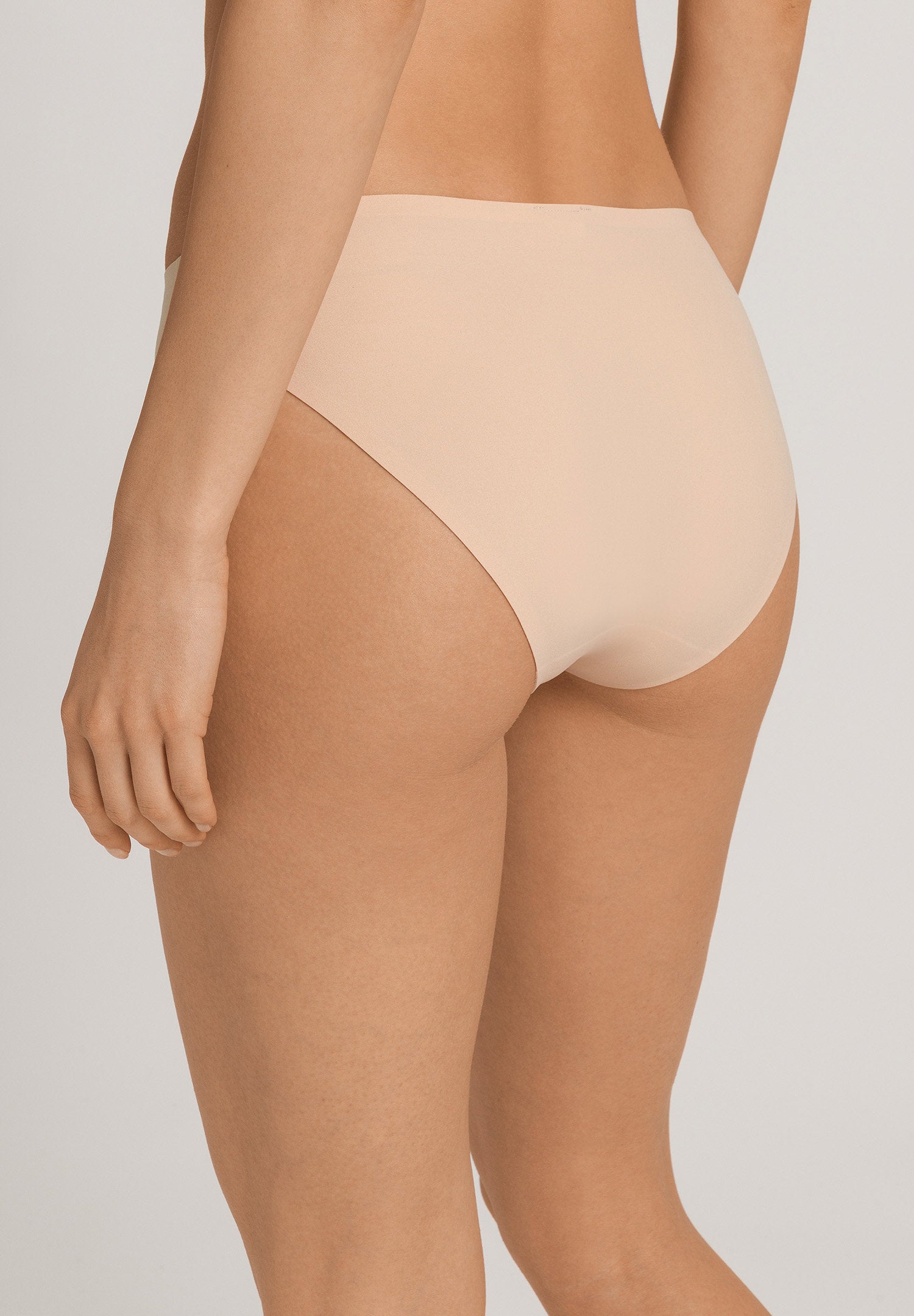 hanro-invisible-touch-mini-slip-beige-nahtlos-mikrofaser image 4